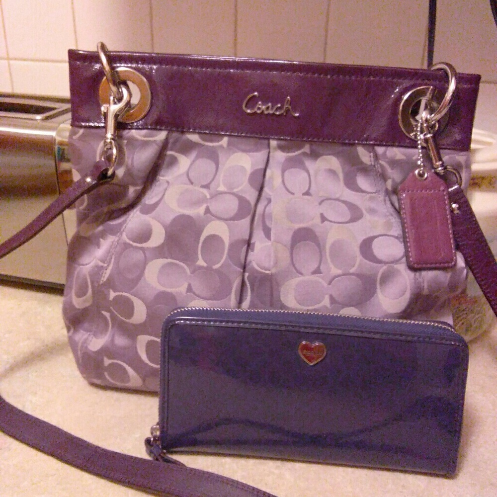 SOLD- Coach  👜👛